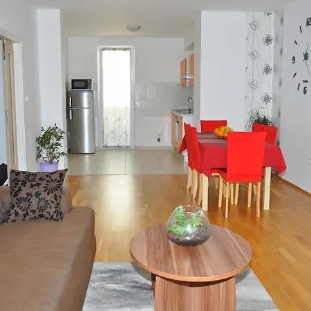 Kristijan マカルスカ